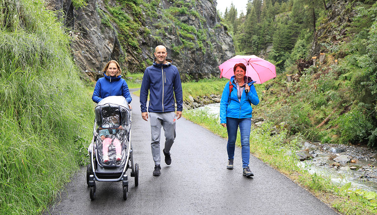 Gina Mom - de Wit. Wandelen langs de Trisanna in Paznauntal bij Mathon